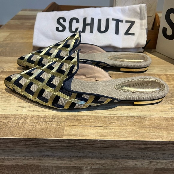 NIB Schultz Rose Nubuck and Fabric Mule - Picture 3 of 15